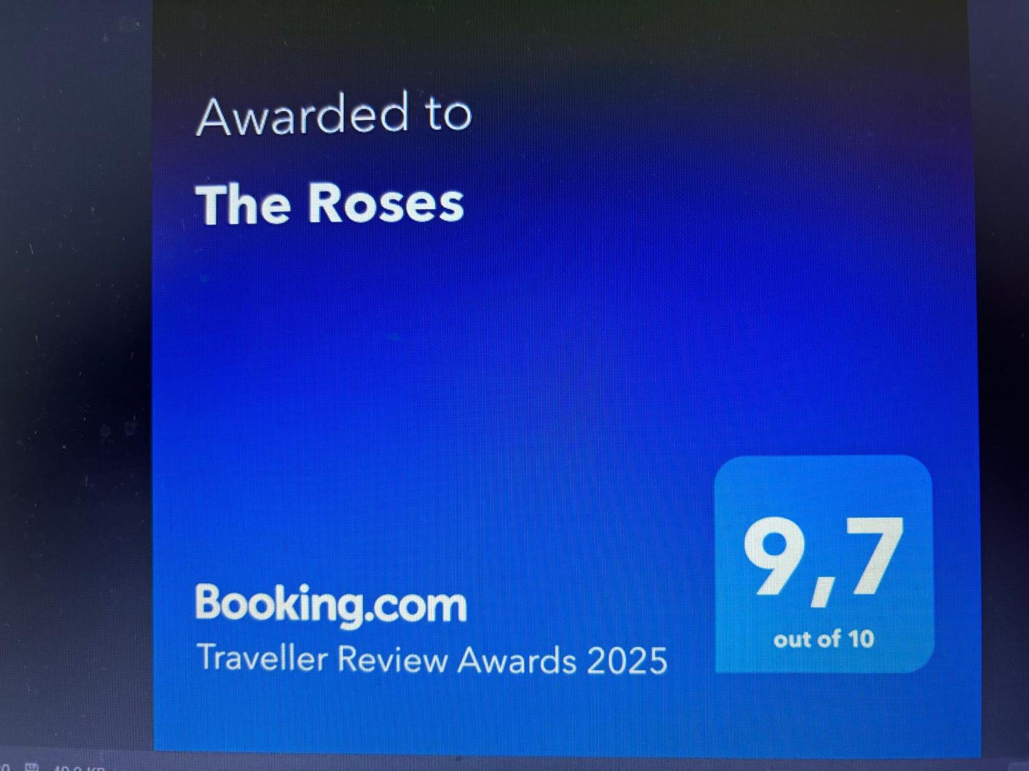 The Roses Apartment ปูแอร์โตบารัส ภายนอก รูปภาพ